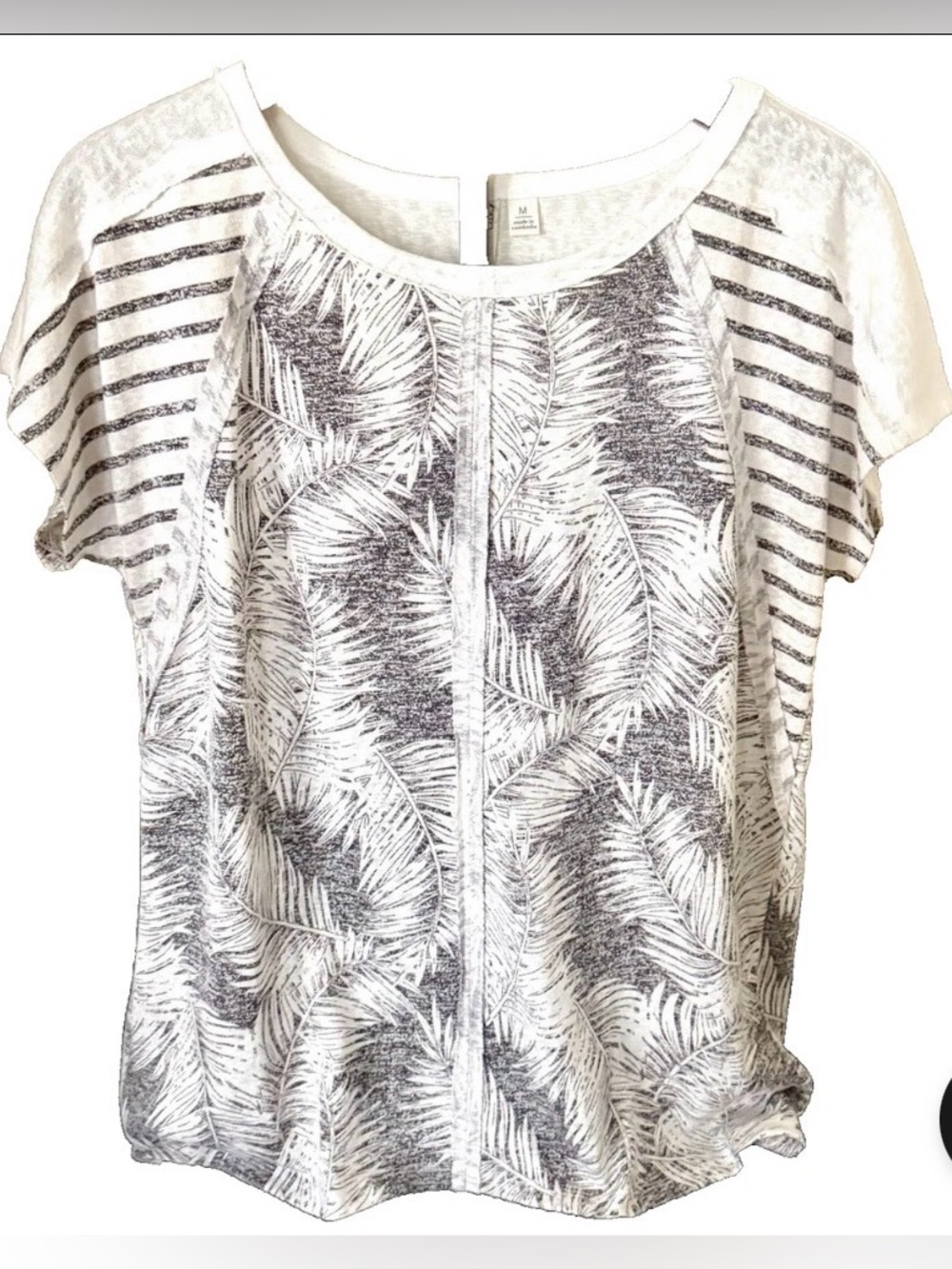 Cato short sleeve raw hem top size medium